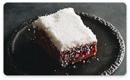 Red Velvet Berry Cake 